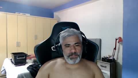 yourtoytoyoumaster3 online show from November 30, 5:42 pm