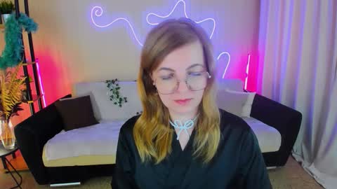 Alice online show from October 10, 11:05 am