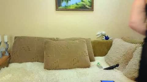 YourXQueen online show from October 31, 5:30 am