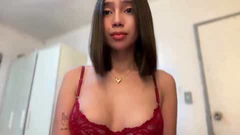 YowgineTheGreat online show from March 21, 8:19 am