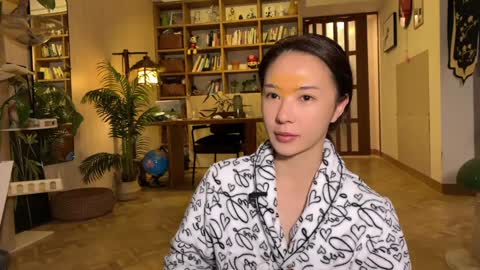 lili online show from December 5, 3:43 pm