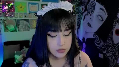    rawr   Anne Independent model      online show from November 7, 7:05 pm