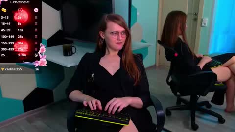 Yuko online show from November 25, 8:29 pm