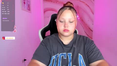 Yuliet online show from March 25, 5:52 pm