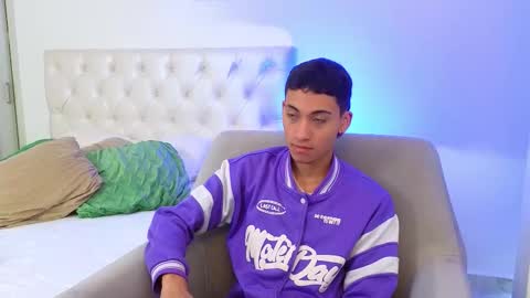 yulian_vasquez online show from February 11, 12:42 pm