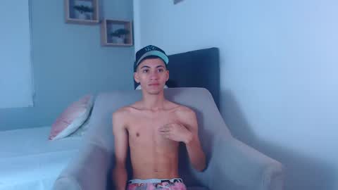 yulian_vasquez online show from February 25, 12:16 pm