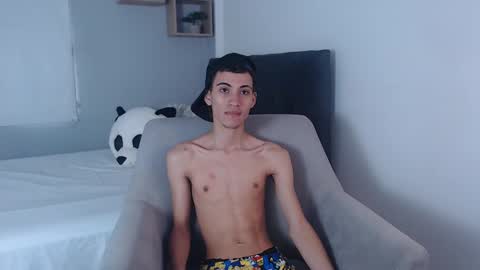 yulian_vasquez online show from February 21, 12:06 pm