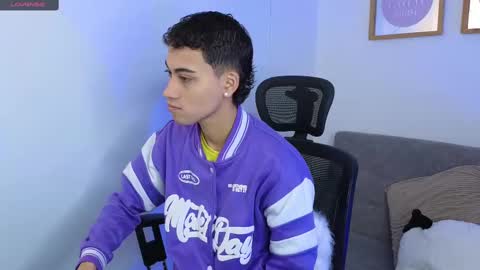 yulian_vasquez online show from September 24, 12:23 pm