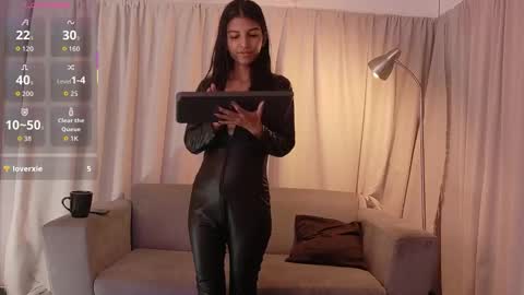 yuliethpetite online show from November 23, 12:03 pm