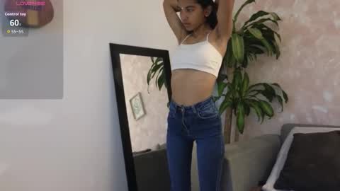 yuliethpetite online show from March 24, 11:16 am