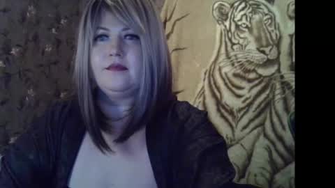 yuliiared online show from December 18, 6:09 am