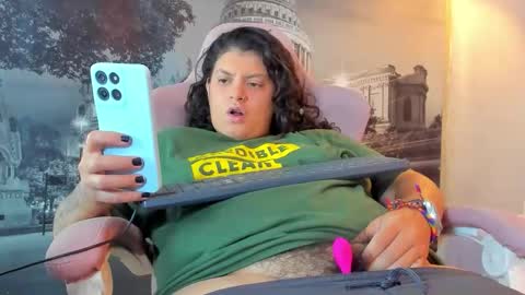 Snowflake online show from September 25, 3:52 pm