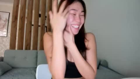 Yumi online show from October 7, 11:39 am