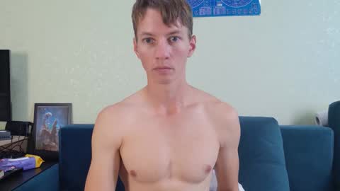 Snapshot of yummyalexxx chatting on October 9, 10:32 am Alex online show from October 9, 10:32 am