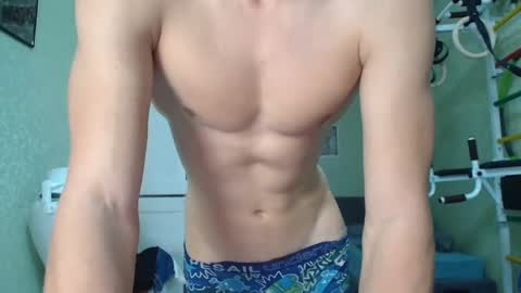 Snapshot of yummyalexxx chatting on December 12, 5:37 pm Alex online show from December 12, 5:37 pm