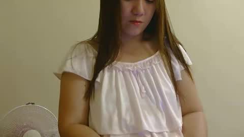 yummyclaya online show from April 18, 12:51 pm