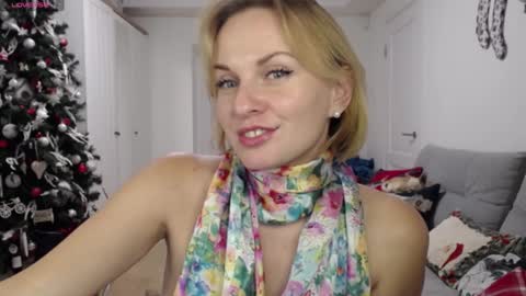 Snapshot of yummylilya chatting on December 14, 7:03 pm Lillya online show from December 14, 7:03 pm