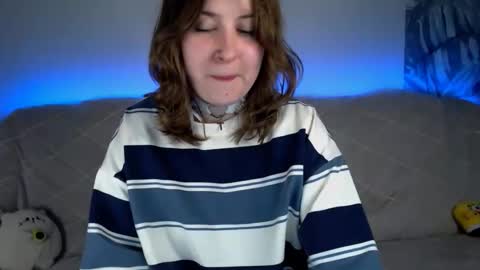 YummyPolly online show from October 1, 3:16 am