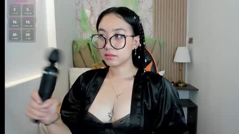 Yuna  online show from October 19, 10:42 am