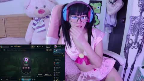 Snapshot of yuna_pink666 chatting on December 4, 10:18 am yuna_pink666 online show from December 4, 10:18 am