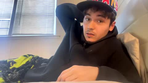 yungstudbev online show from January 28, 5:56 pm