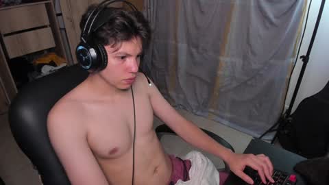 yurii_moody online show from December 6, 4:41 am