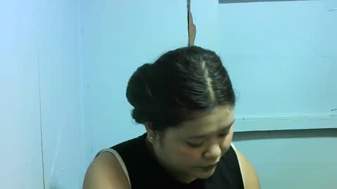 hi i am YvanVan online show from December 7, 12:36 am