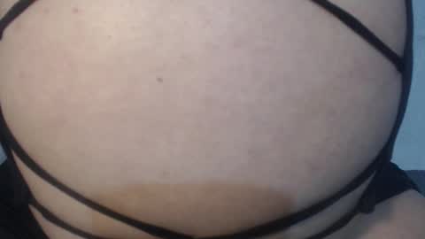 Snapshot of yvie__ chatting on December 12, 5:26 pm Eve online show from December 12, 5:26 pm