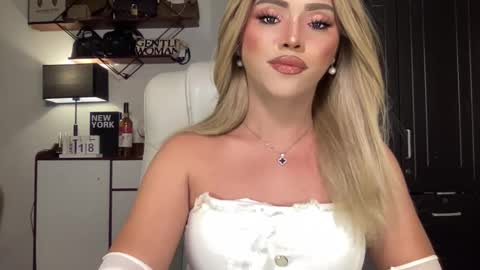 Miss Cali online show from January 19, 2:06 pm