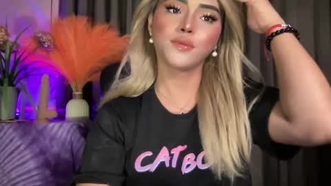 Miss Cali online show from January 17, 7:05 pm