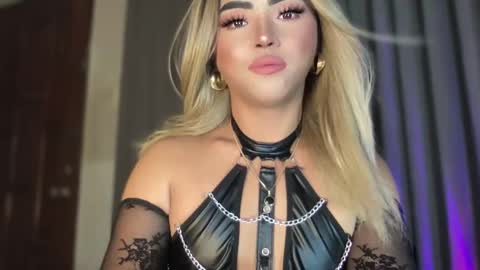 Miss Cali online show from March 3, 6:35 pm