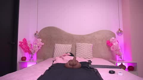 Zoe  online show from March 6, 3:05 am