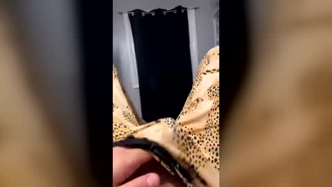 zac________ online show from July 29, 2:33 am