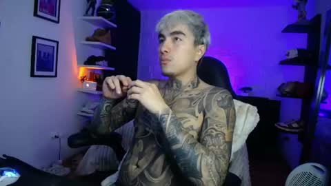 zac_muller1 online show from June 28, 5:14 am