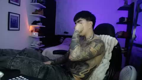zac_muller1 online show from July 10, 7:46 am