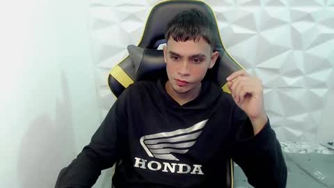 ZACARIAS online show from December 10, 10:05 pm