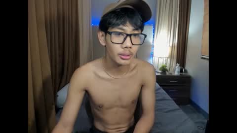 zack212003 online show from October 26, 12:00 am