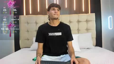 zack23__ online show from June 21, 3:02 am