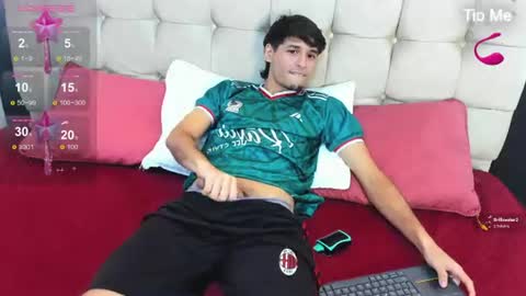 zack23__ online show from July 5, 4:19 am