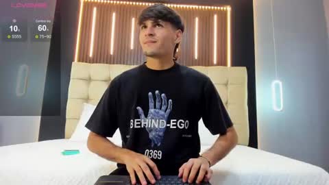 zack23__ online show from June 12, 3:05 am