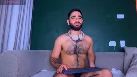 zack_sullivan22 online show from June 26, 2:39 am