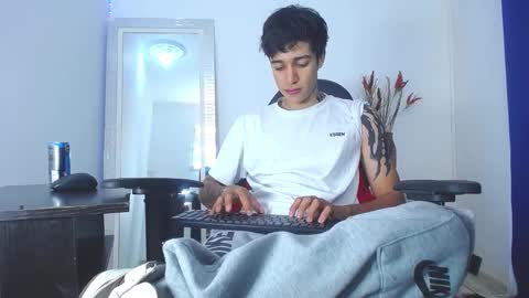 zack online show from February 4, 7:44 pm