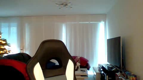 zac online show from December 19, 2:46 pm