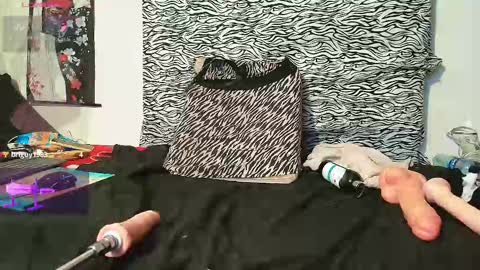 Snapshot of zafira_mature chatting on February 28, 11:34 pm zafira online show from February 28, 11:34 pm