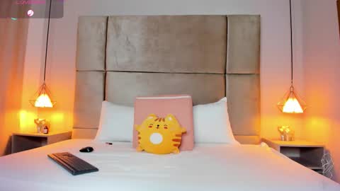 Zafiro online show from February 19, 12:04 pm