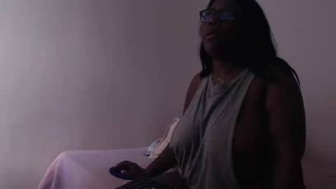 Zaira  online show from February 17, 2:27 pm