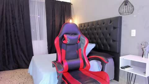 Samuel online show from June 30, 8:18 pm
