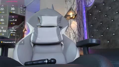   online show from October 9, 10:59 pm