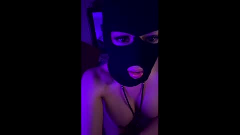 zamora_stone3420 online show from October 20, 10:09 am