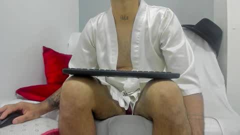 zane_cross online show from September 19, 11:36 am